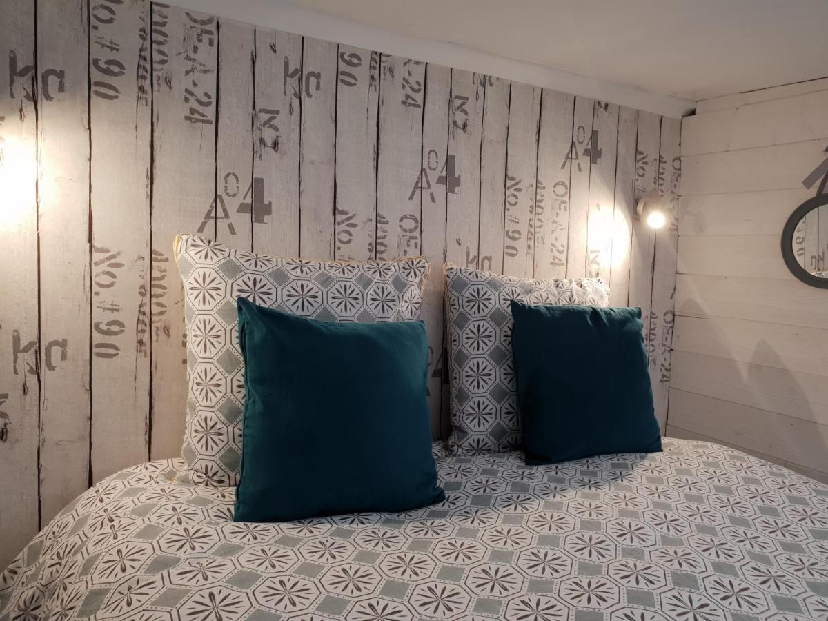 Studio Du Marche Динан Екстериор снимка